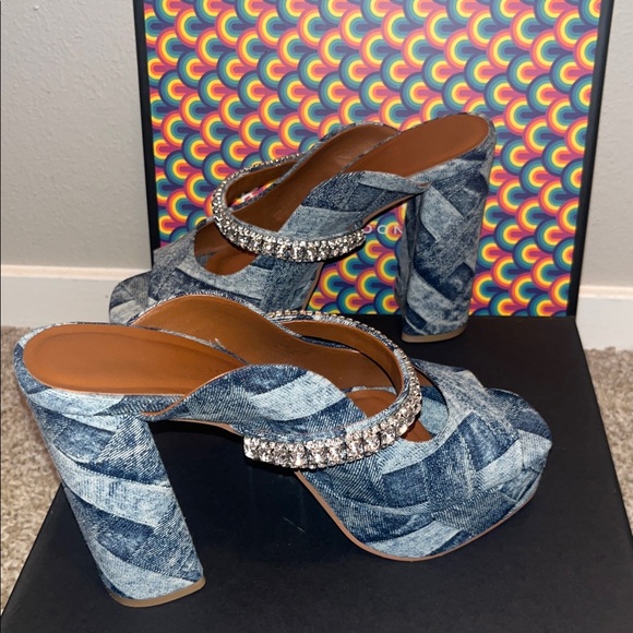 GENTLY USED Kurt Geiger London Duke Platform Peep Toe Denim